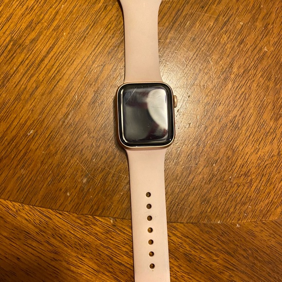 APPLE WATCH SERIES 5 - Picture 1 of 3